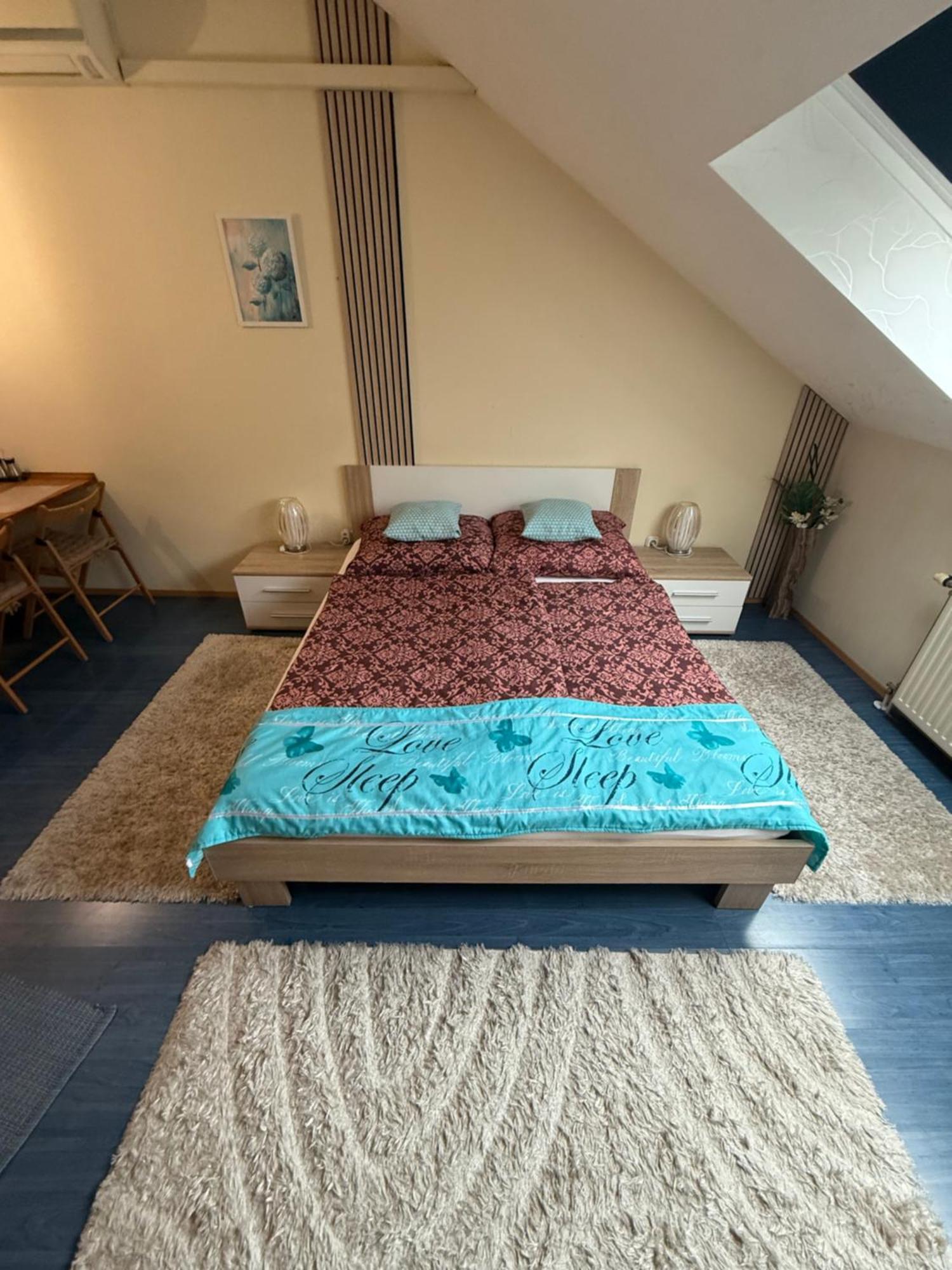 Kossuth Apartman บูดาเปสต์ ภายนอก รูปภาพ
